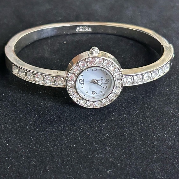 Avon- Elegant Silver Crystal-Studded Women's Watch - Picture 1 of 5